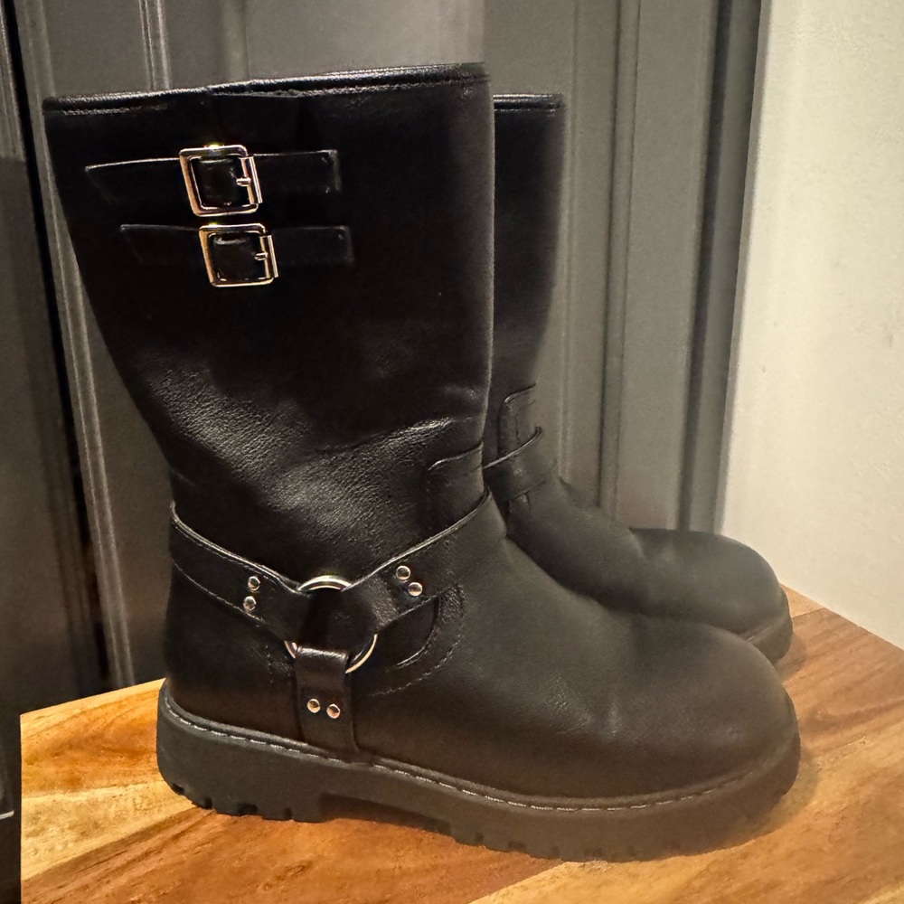 Black Leather Buckle Boots